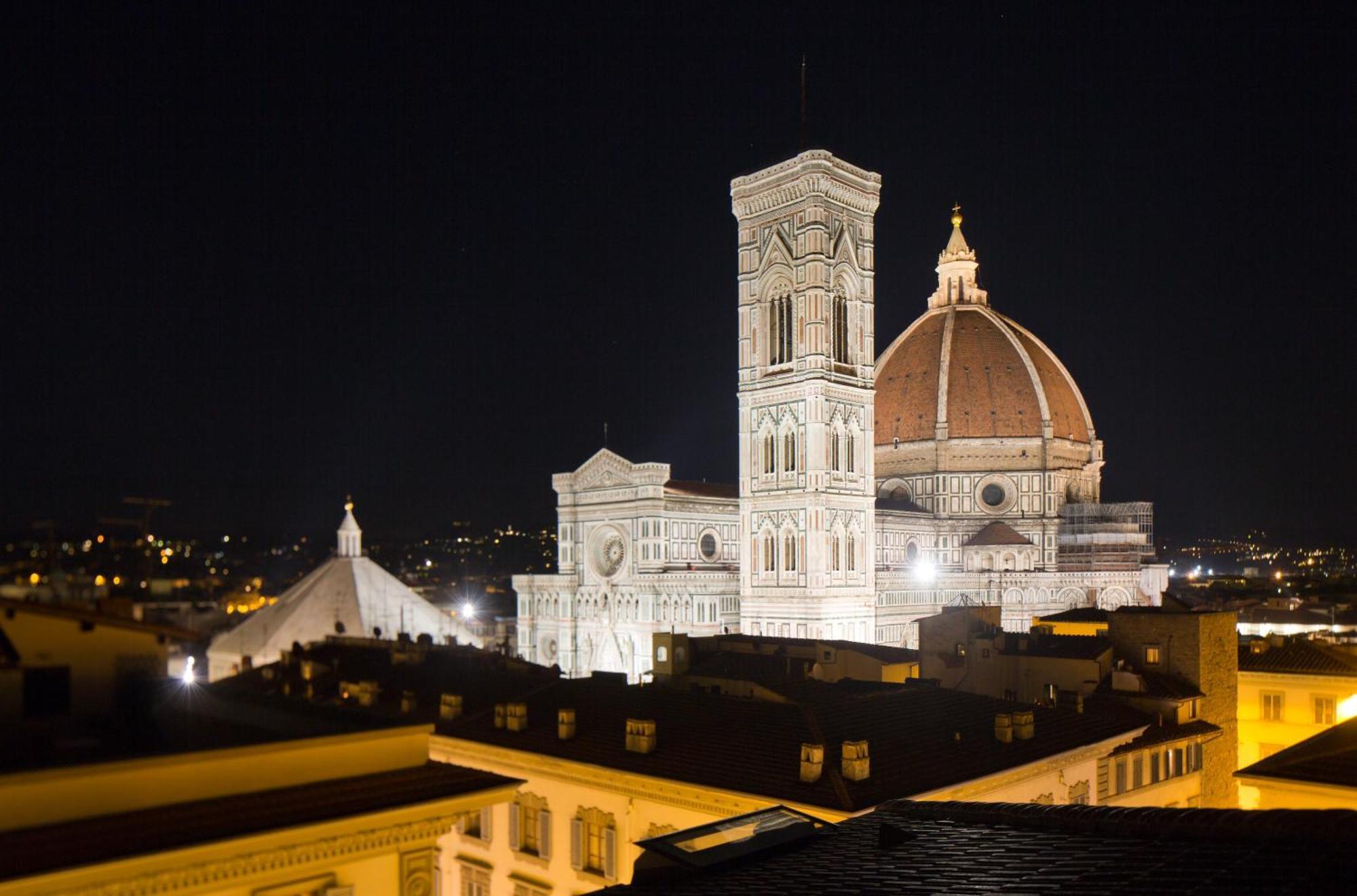 Alojamiento de planta abierta con terraza panorámica y vistas al Duomo