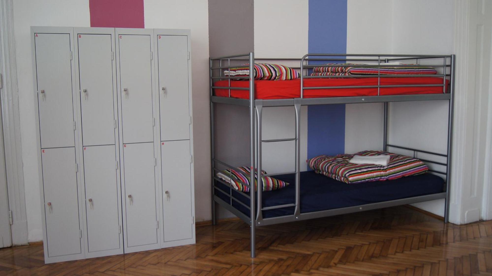 Studio Unit (maximum 5 guests)