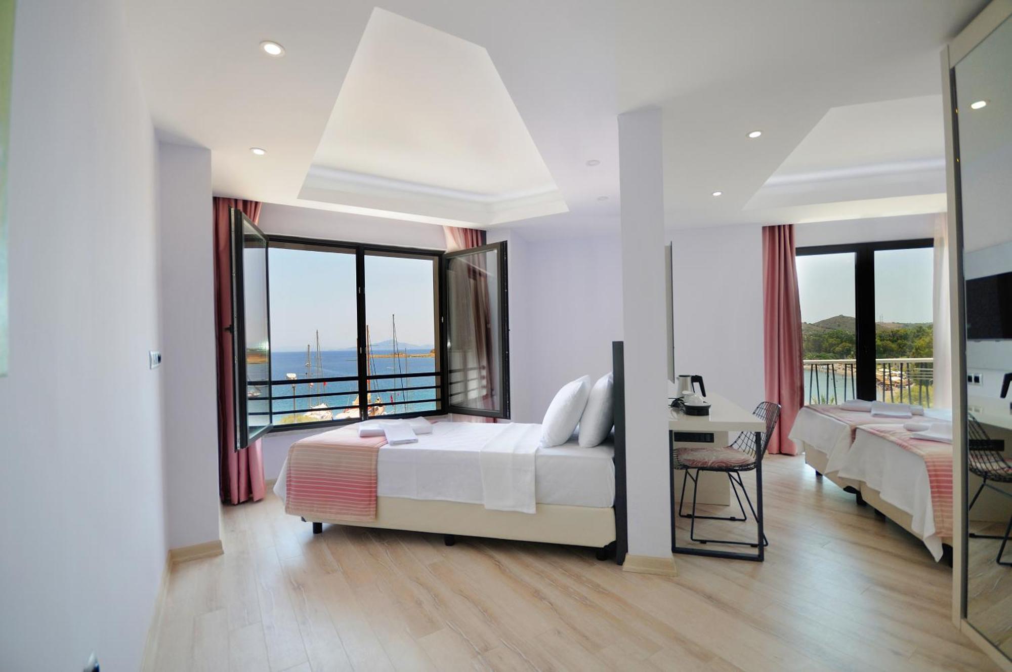 Triple Room with Sea View