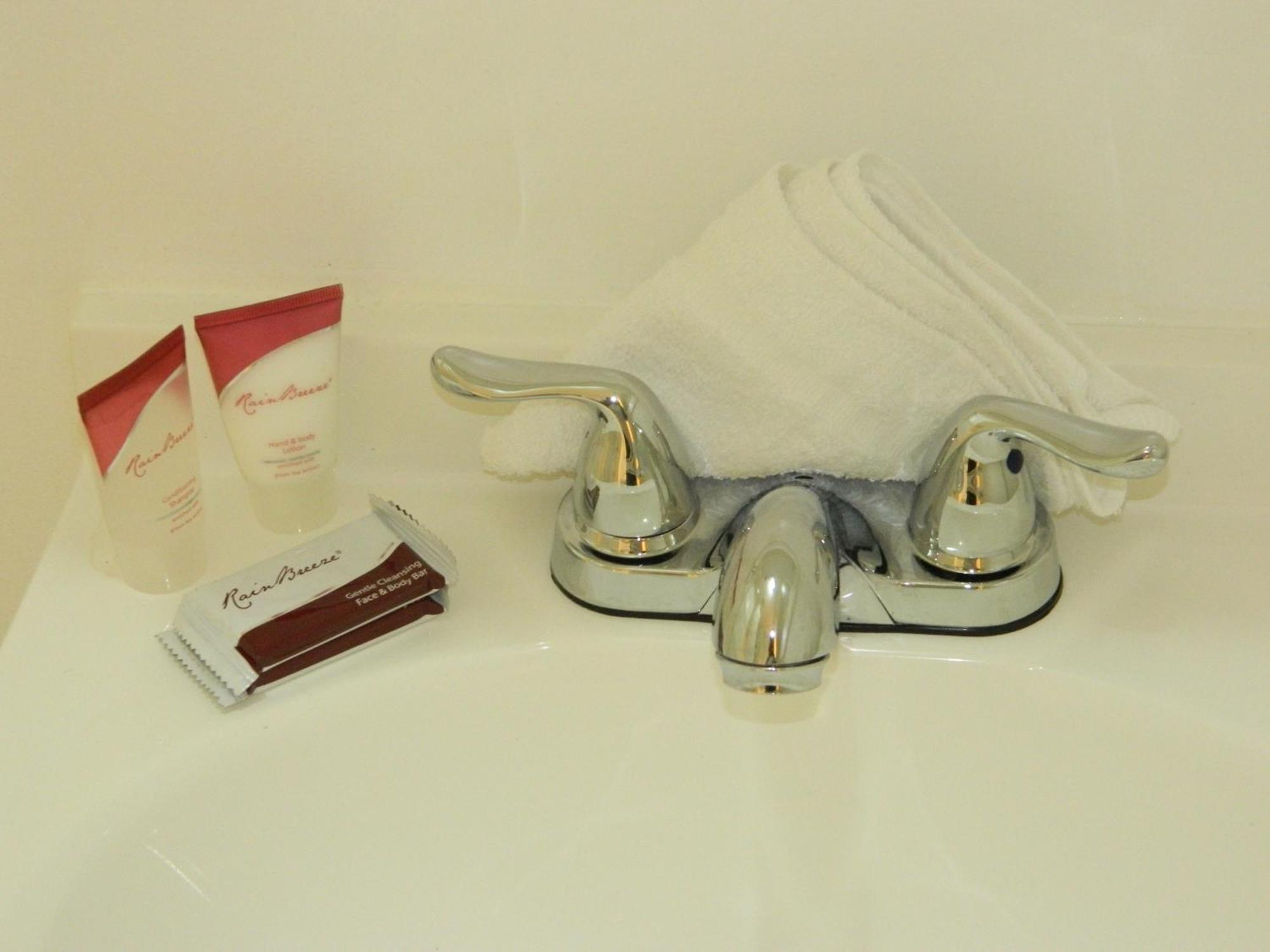 Queen Room with Private Bathroom