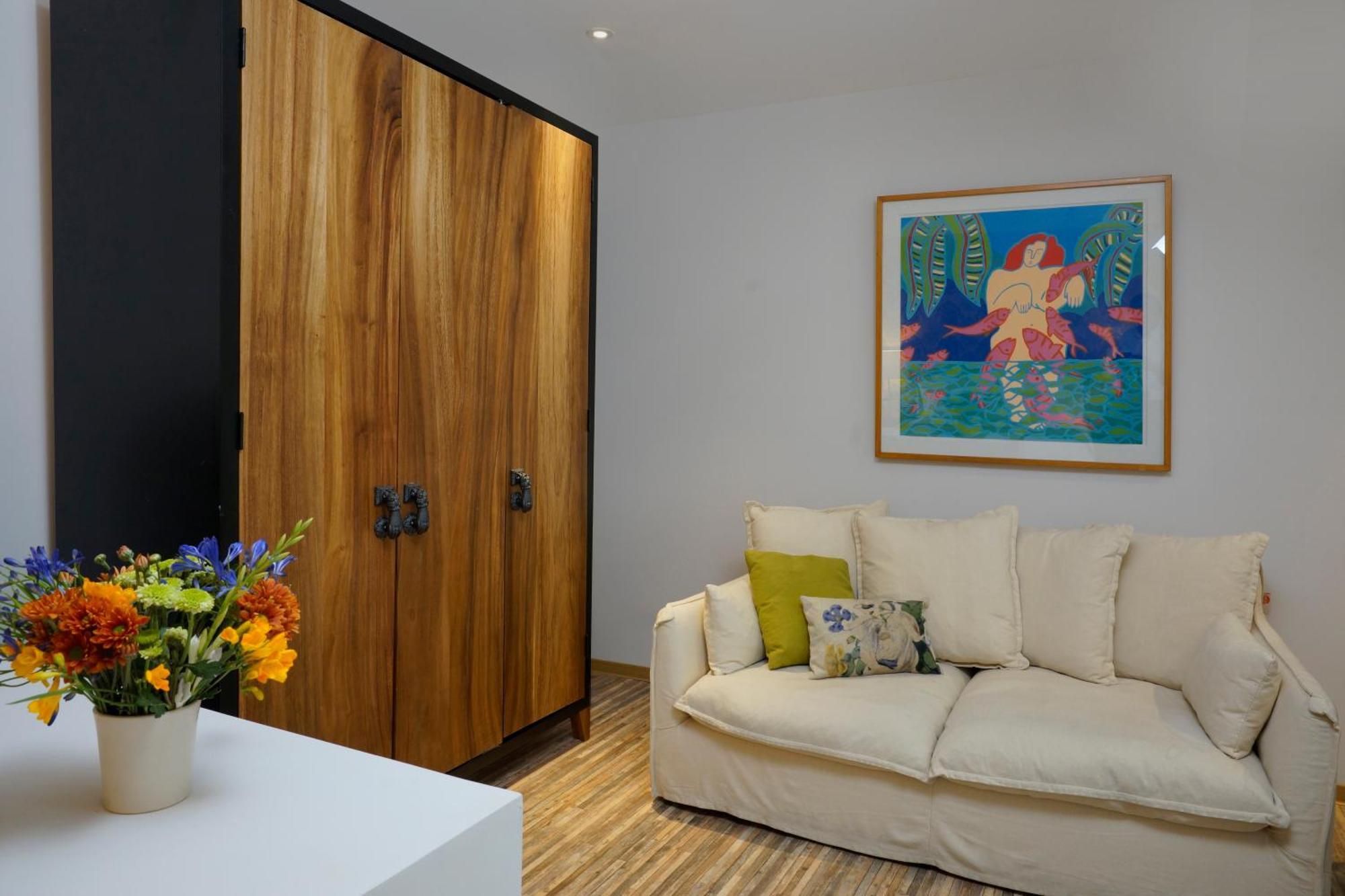 Standard Queen Room