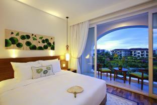 Deluxe Double or Twin Room with City View