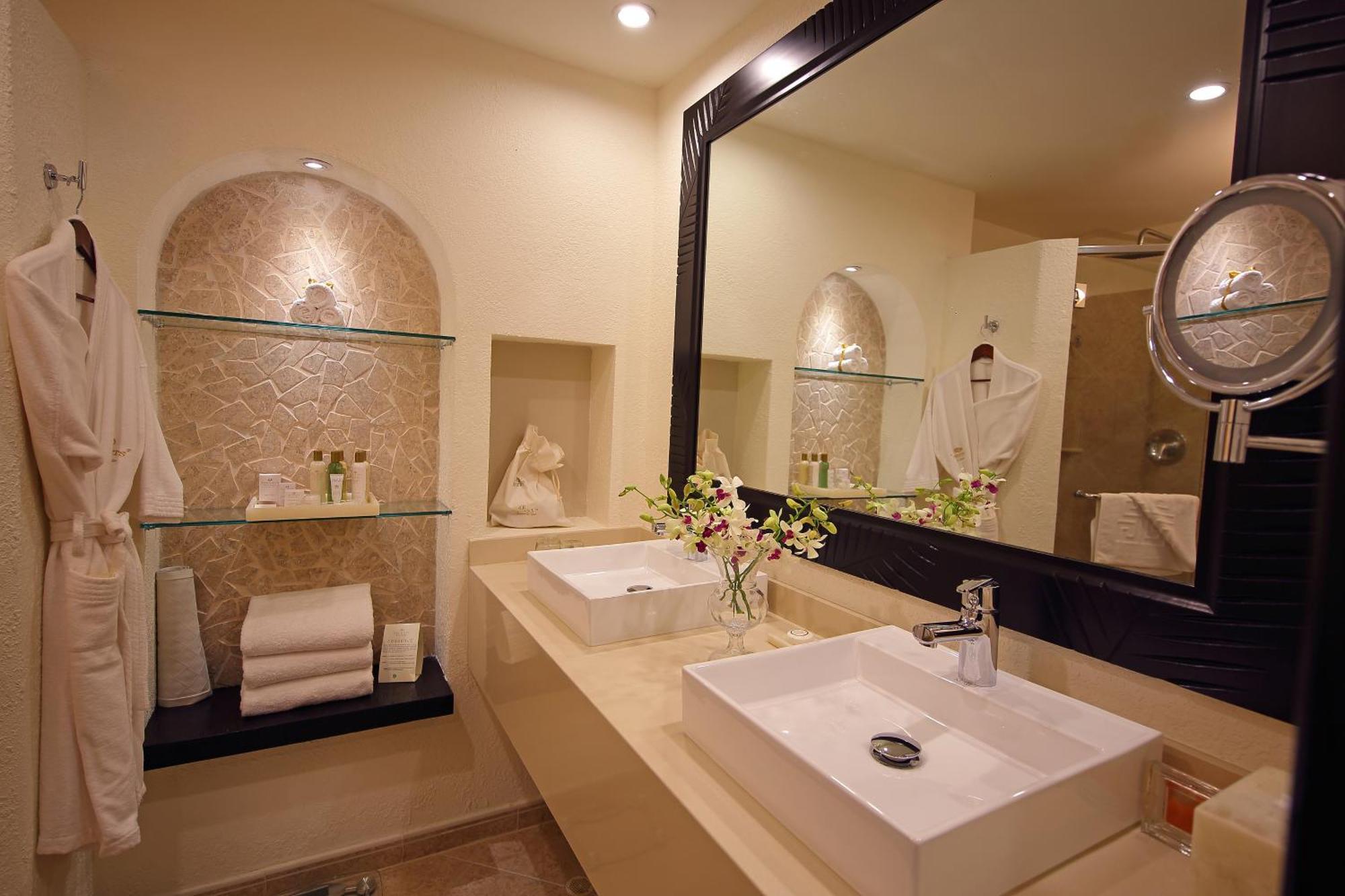 Preferred Club Deluxe King Ocean View
