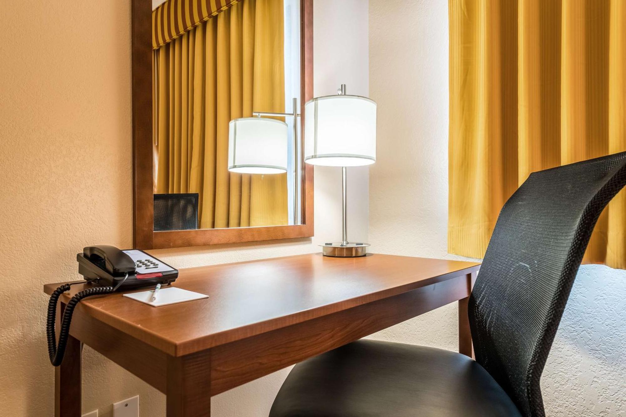 Queen Room with Two Queen Beds - Pool View