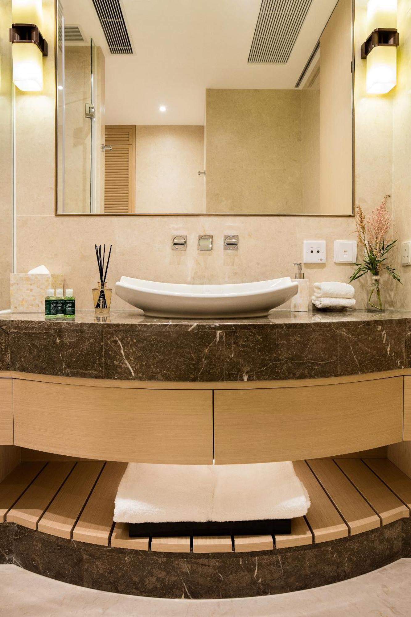 Burlington Suite King
