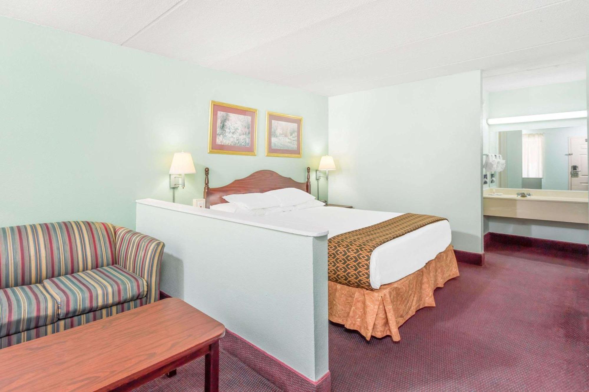 King Room - Mobility Access/Non-Smoking