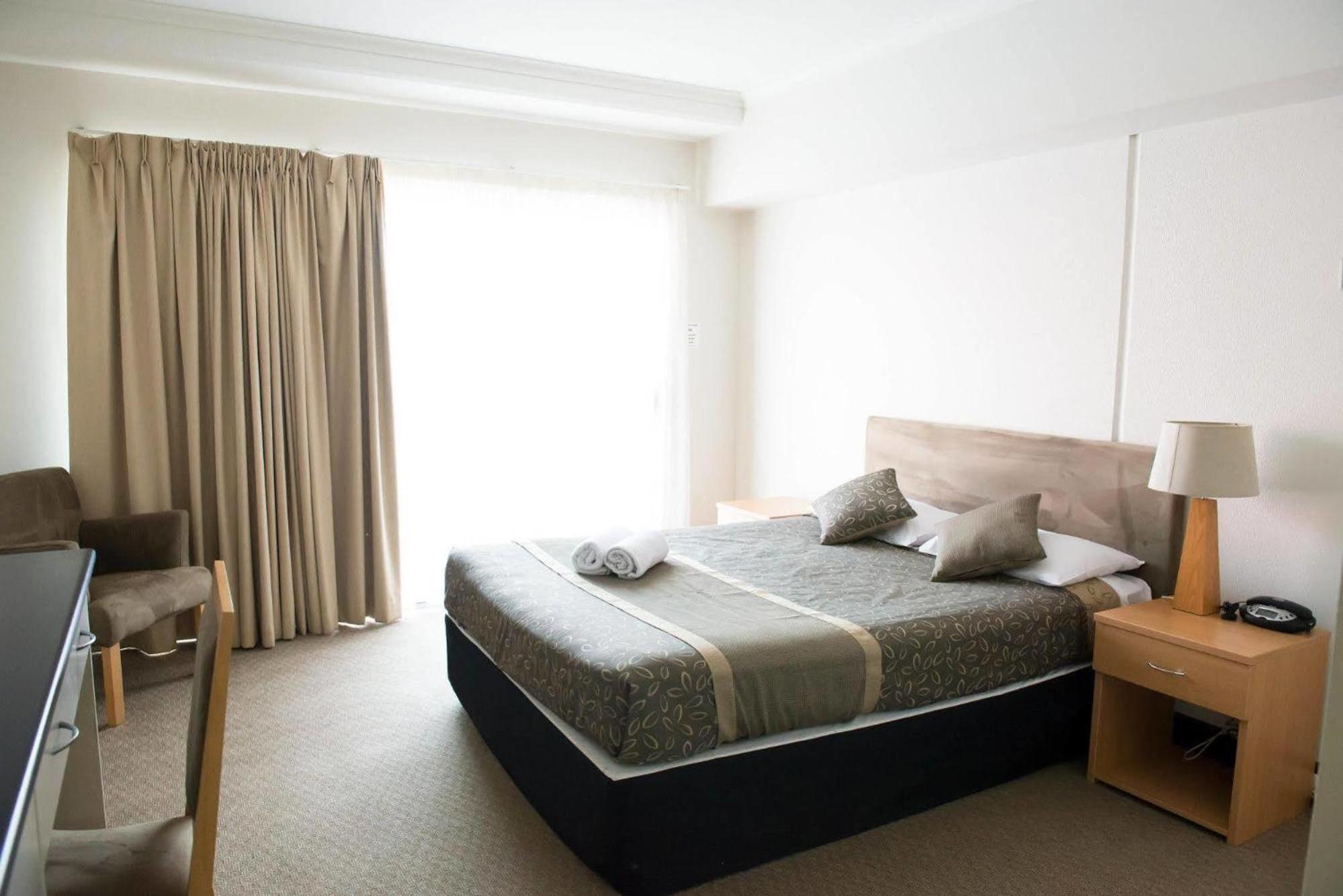 Queen Room with Spa Bath