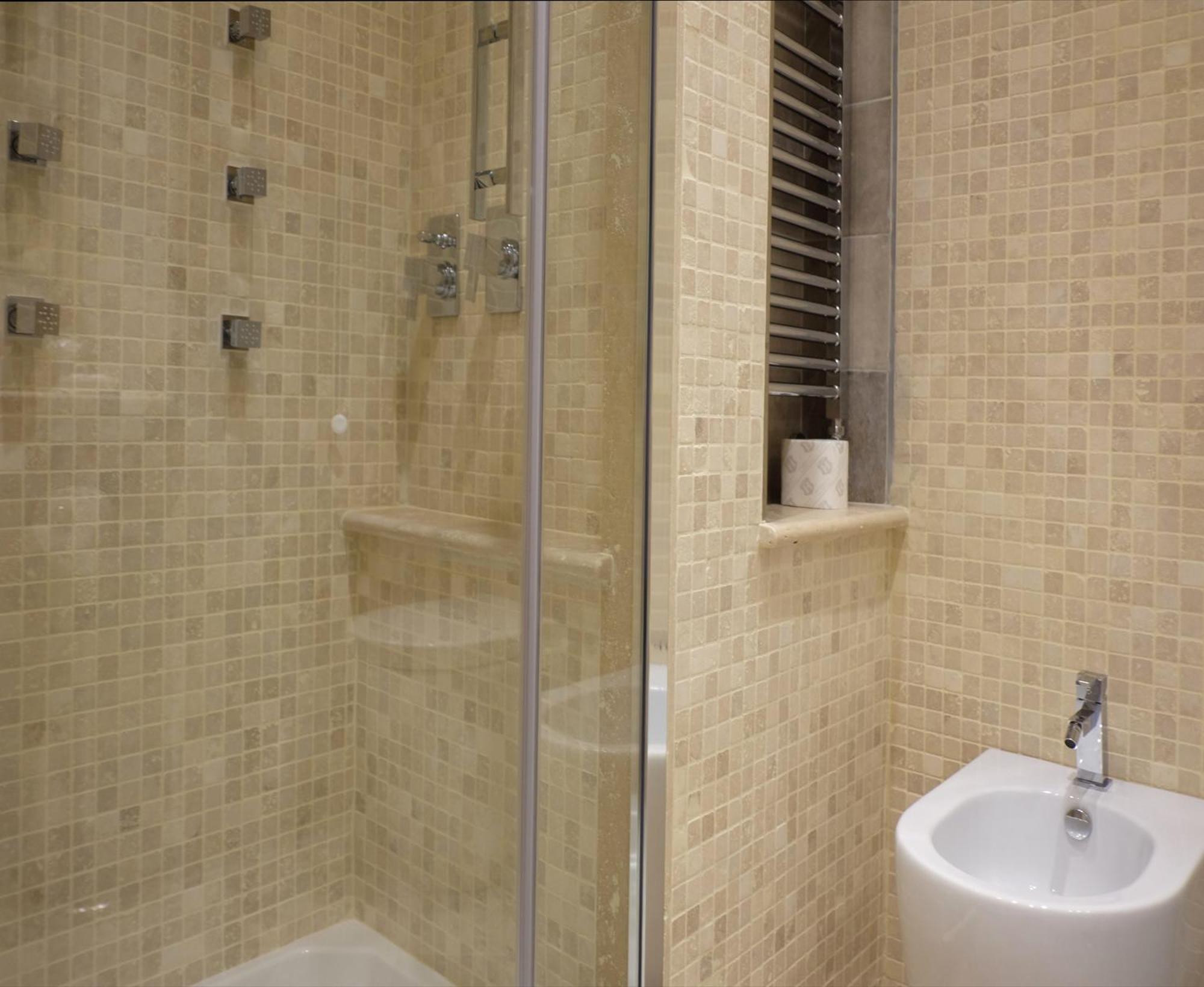 Deluxe Double or Twin Room,1084898359:JPEG