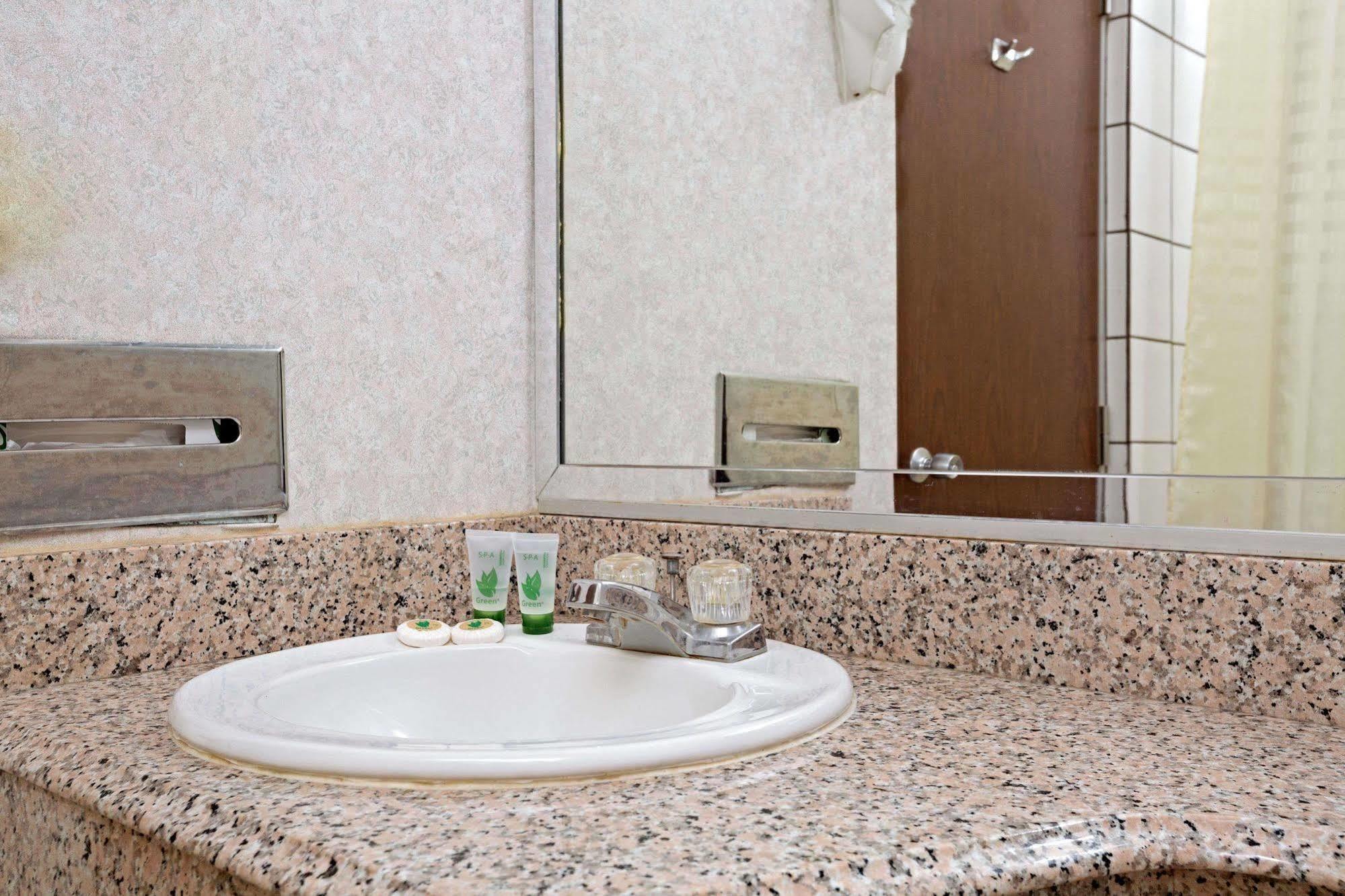 Double Room with Two Double Beds - Non-Smoking