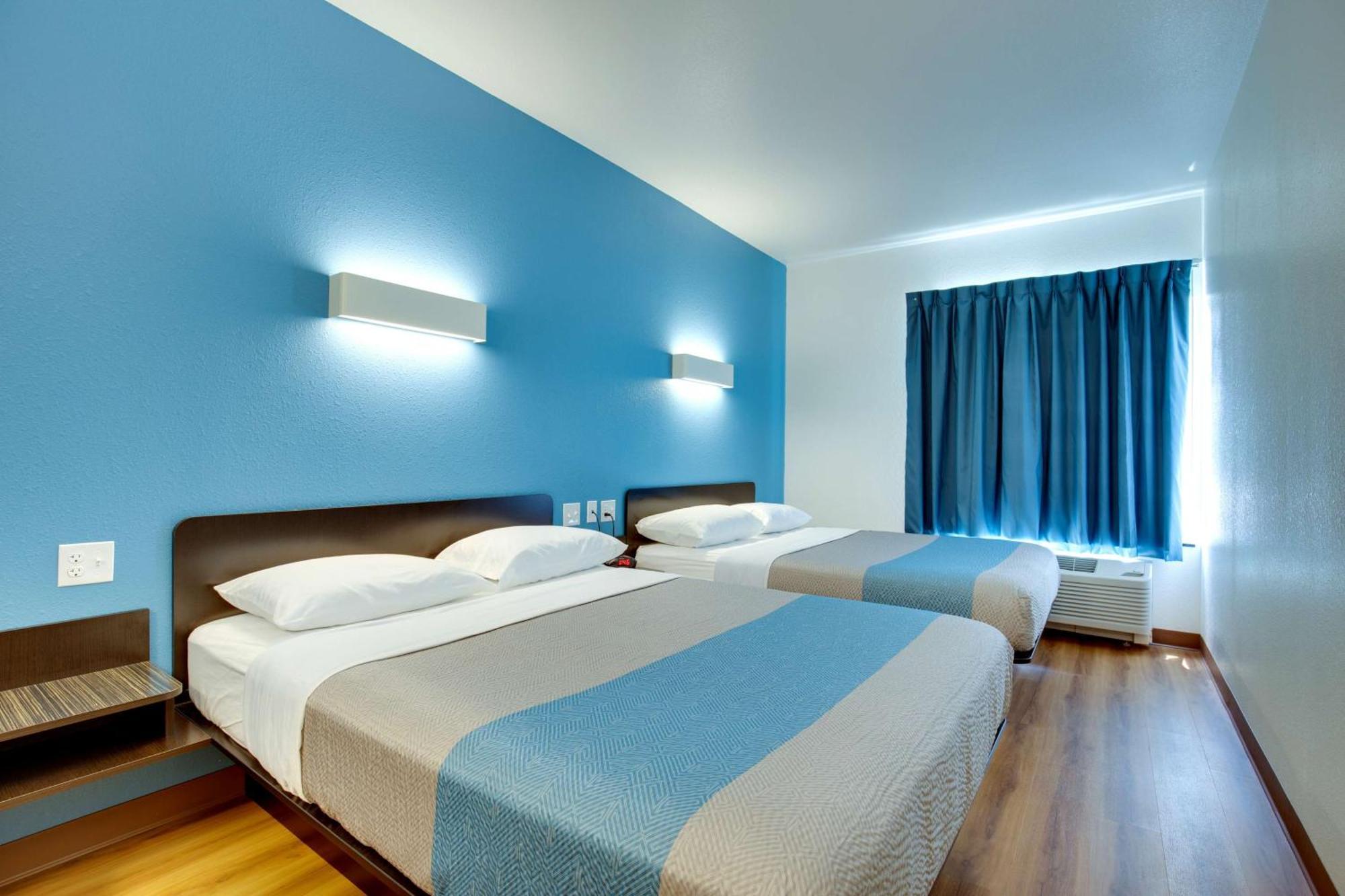 Deluxe Queen Room with Two Queen Beds - Non-Smoking