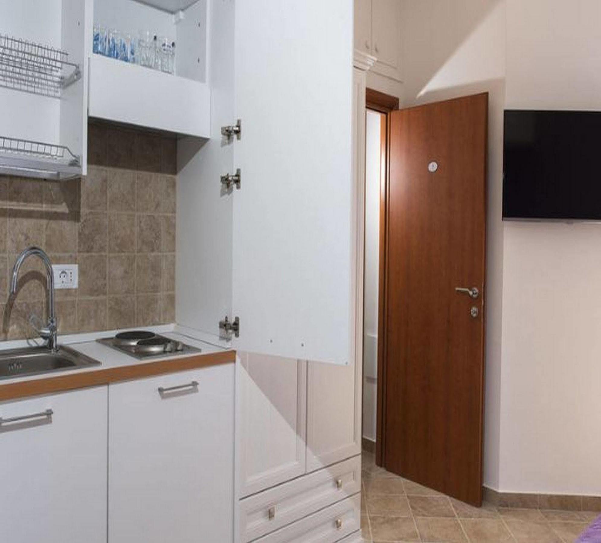 Studio Apartment with Balcony and Sea View