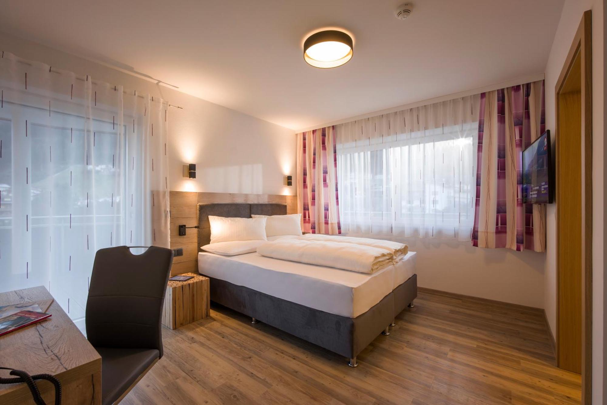 Double Room with Mountain View