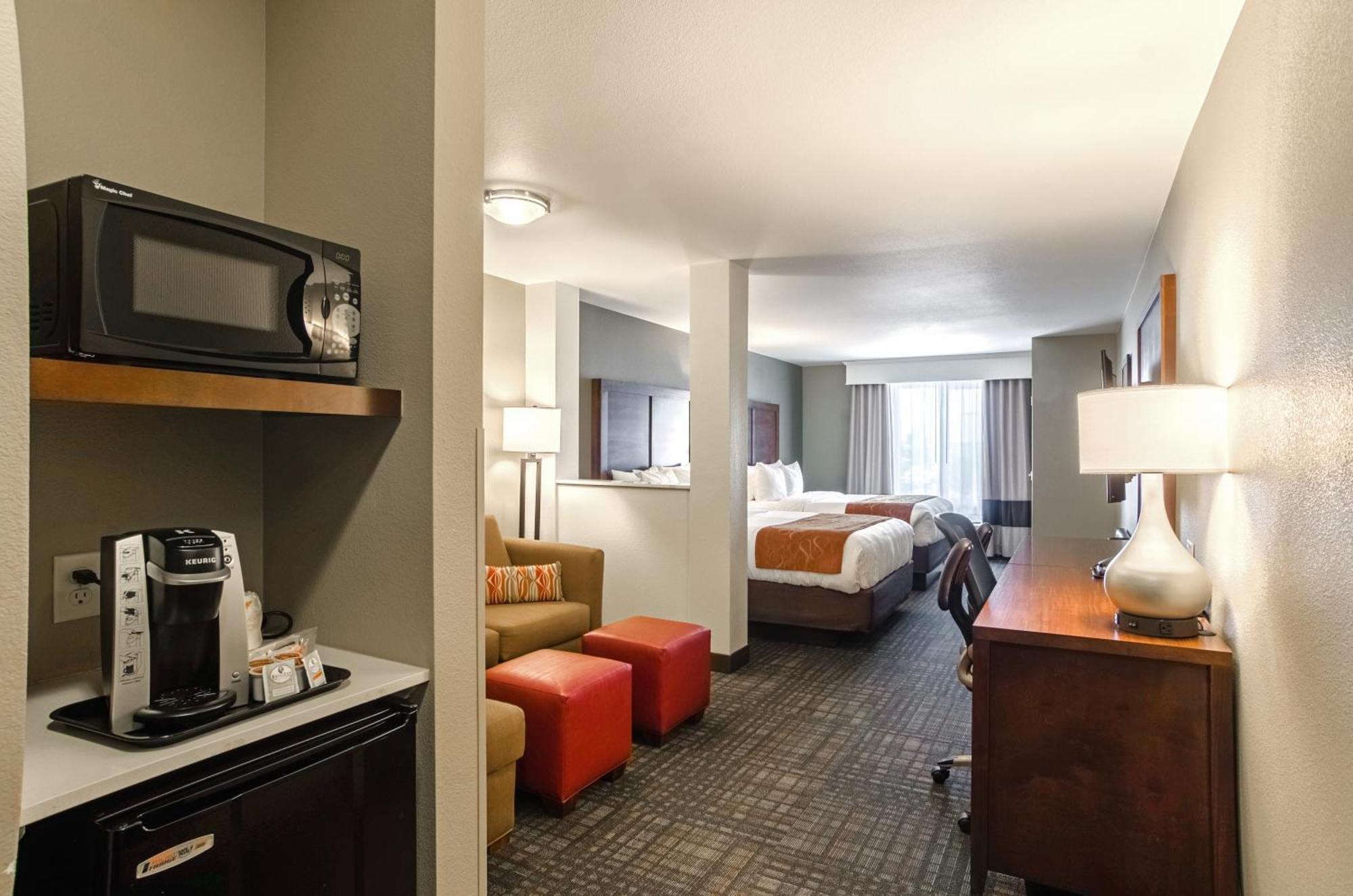 Queen Suite with Two Queen Beds with Sofa Bed - Non-Smoking