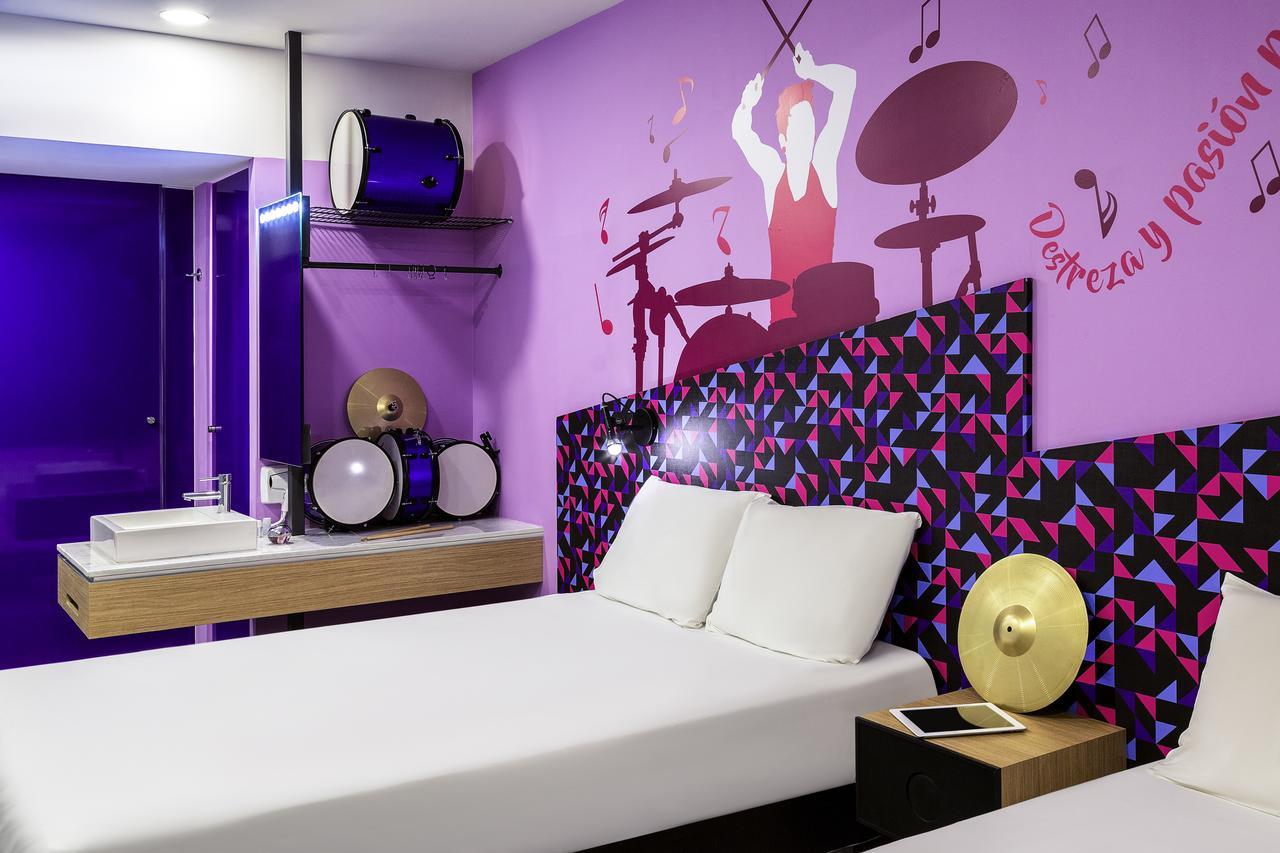 Standard Room with Twin Double Beds