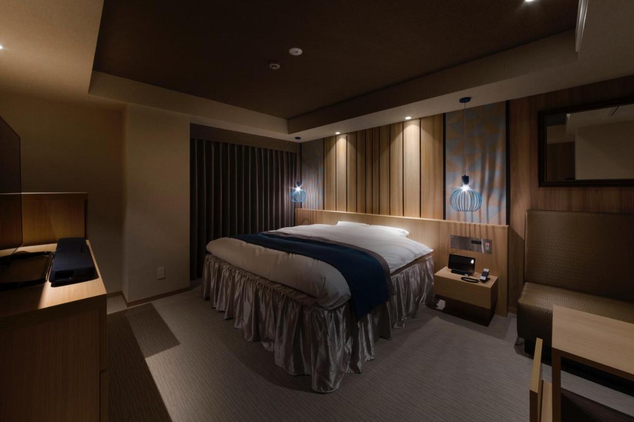 Standard Double Room - Non-Smoking,717289810:JPEG