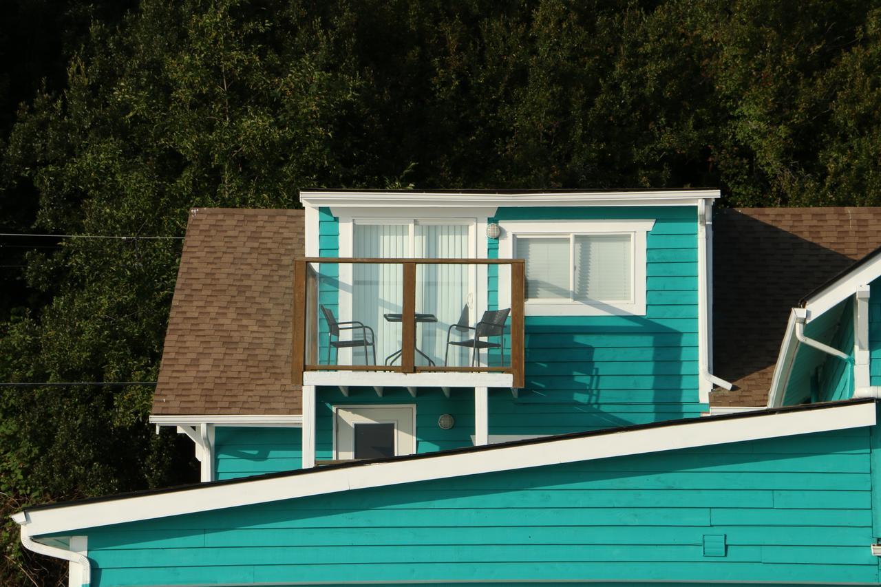 Deluxe Double Room with Balcony and Sea View