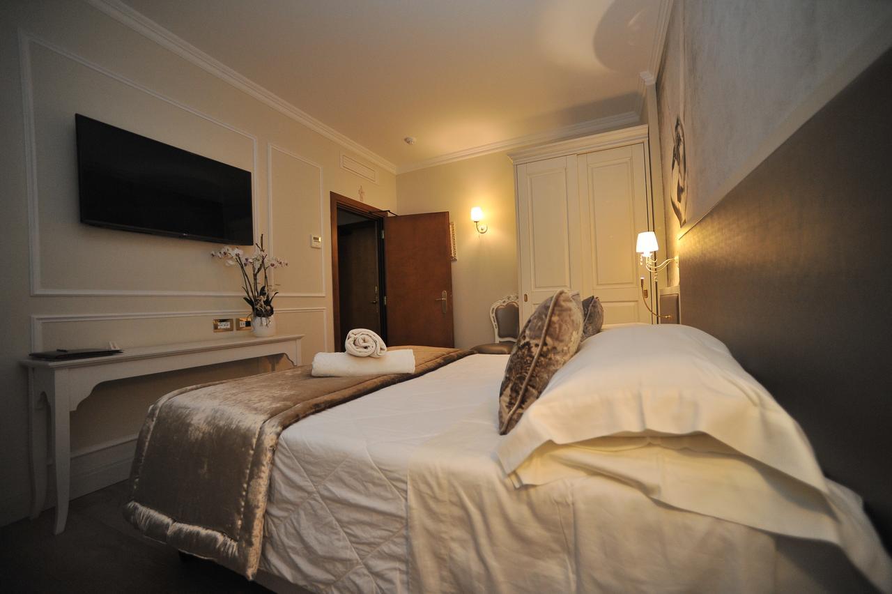 Doppelzimmer mit Balkon