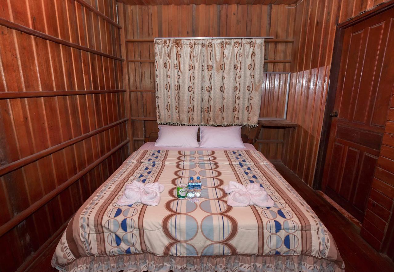 Bungalow Estándar con 1 cama doble o 2 camas individuales y ventilador