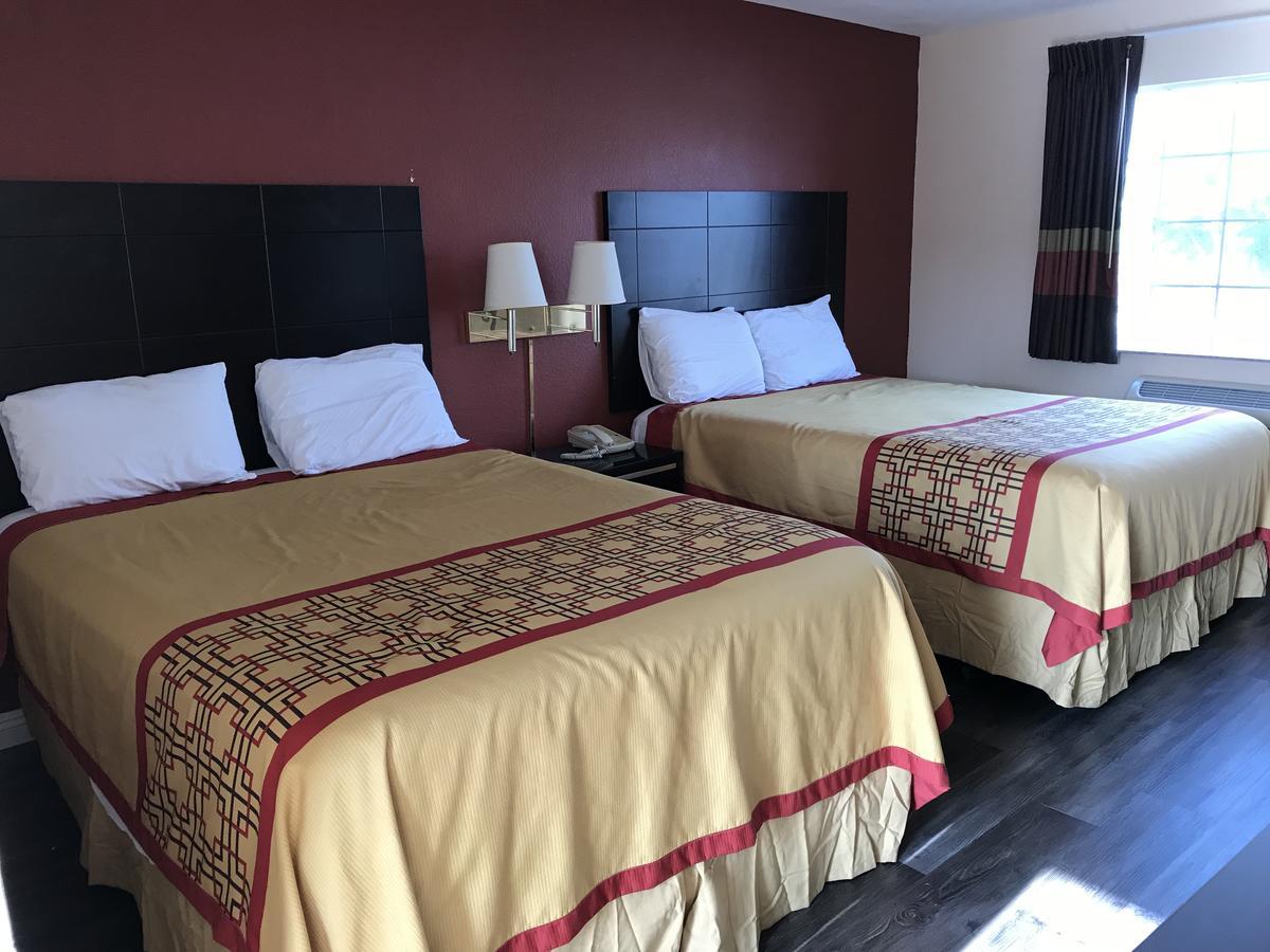 Queen Room with Two Queen Beds - Smoking