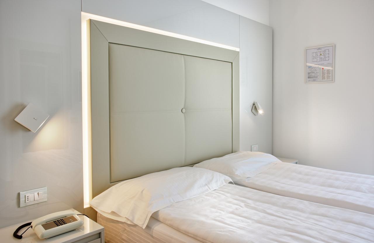 Double or Twin Room with Mountain View