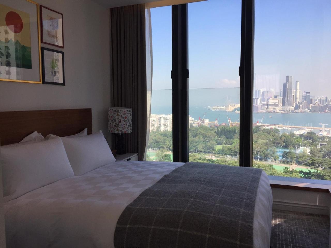 Family Staycation Luxury One-Bedroom Apartment Harbor View Self Prepared Sets & Late Check Out