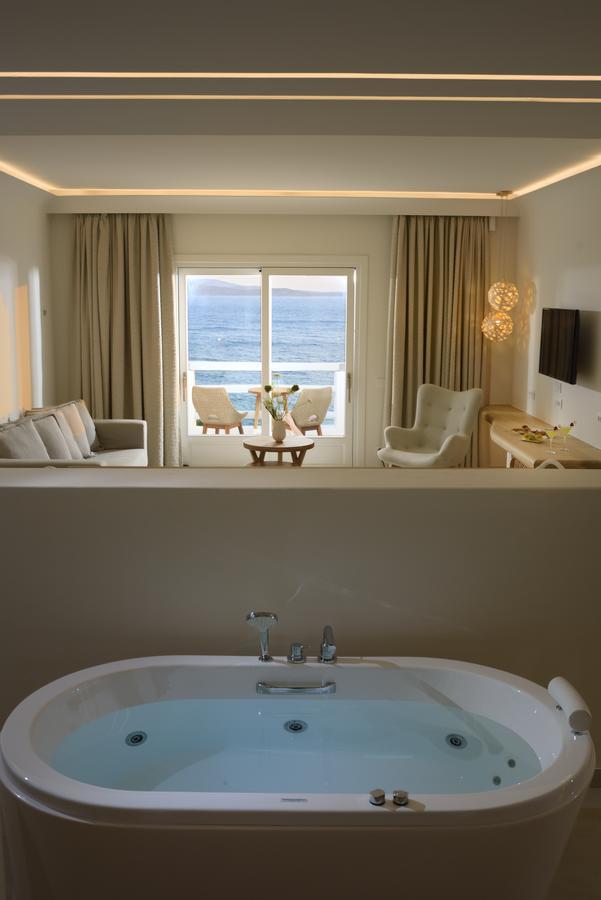 Premium Honeymoon Suite