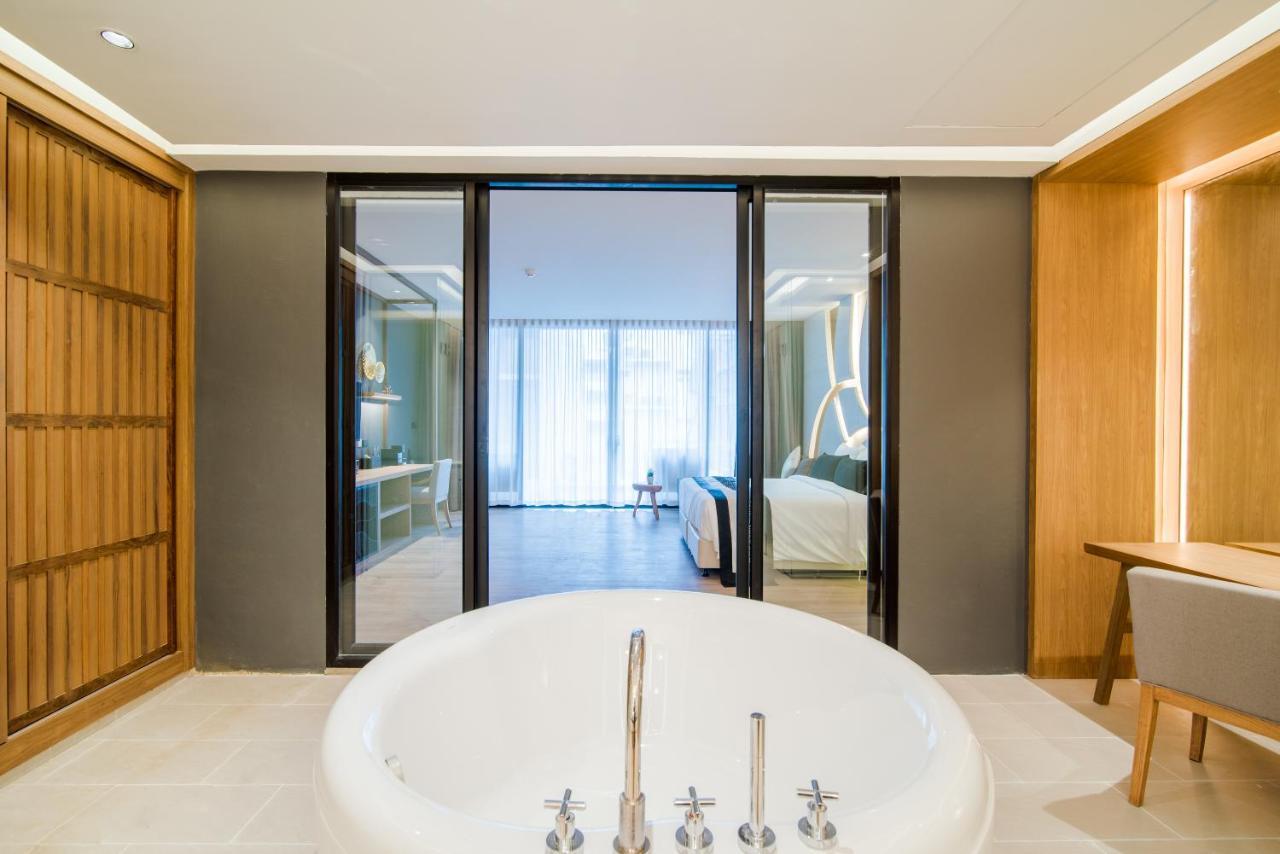 Two-Bedroom Family Private pool