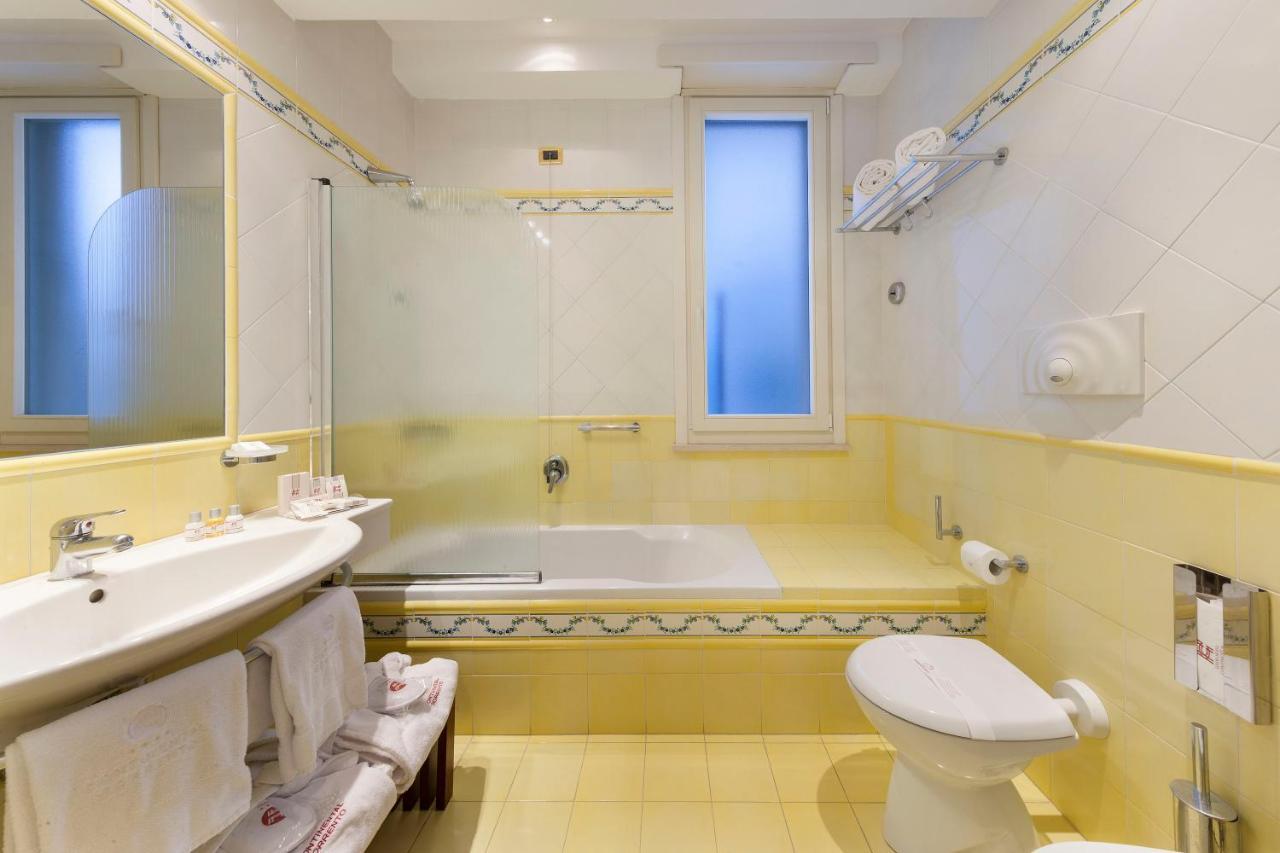 Double or Twin Room with Sea View,61382296:JPEG