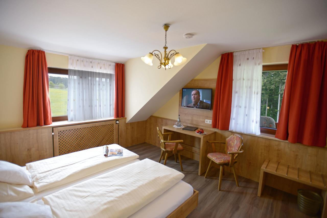 Doppelzimmer mit Gartenblick