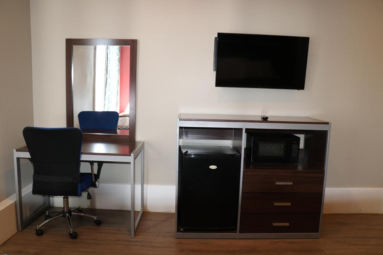 Double Room Two Double Beds Private Bathroom