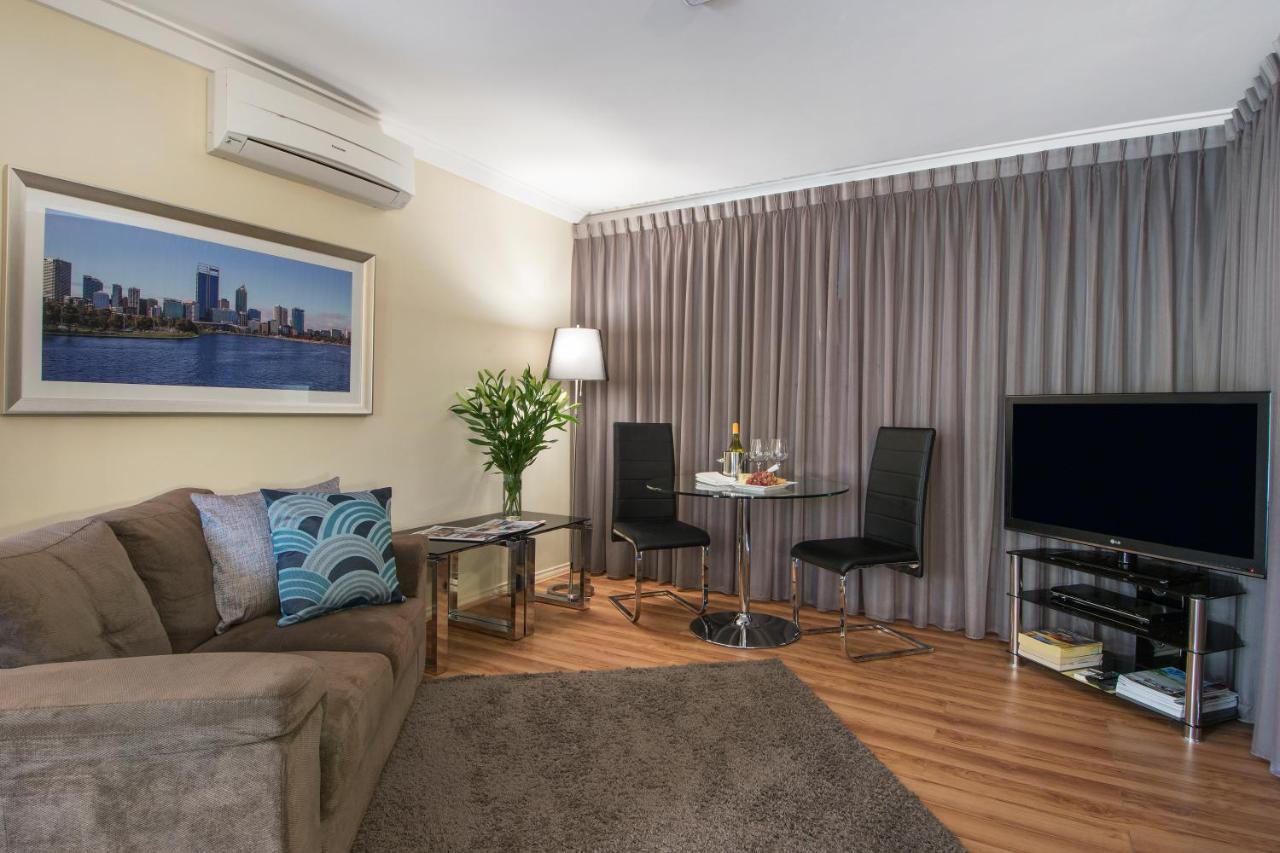 One-Bedroom Esplanade Suite River View