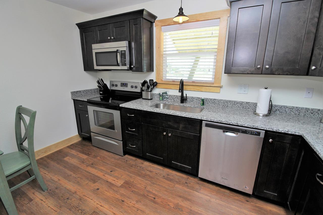 Three-Bedroom Apartment,719596984:JPEG