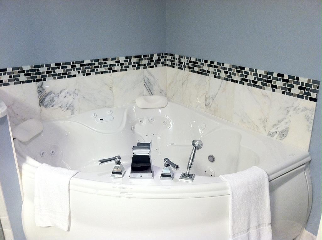 Superior King Suite Spa Bath