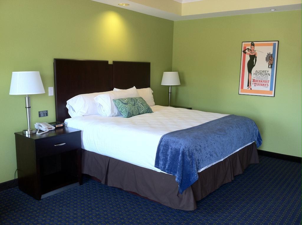Standard King Room
