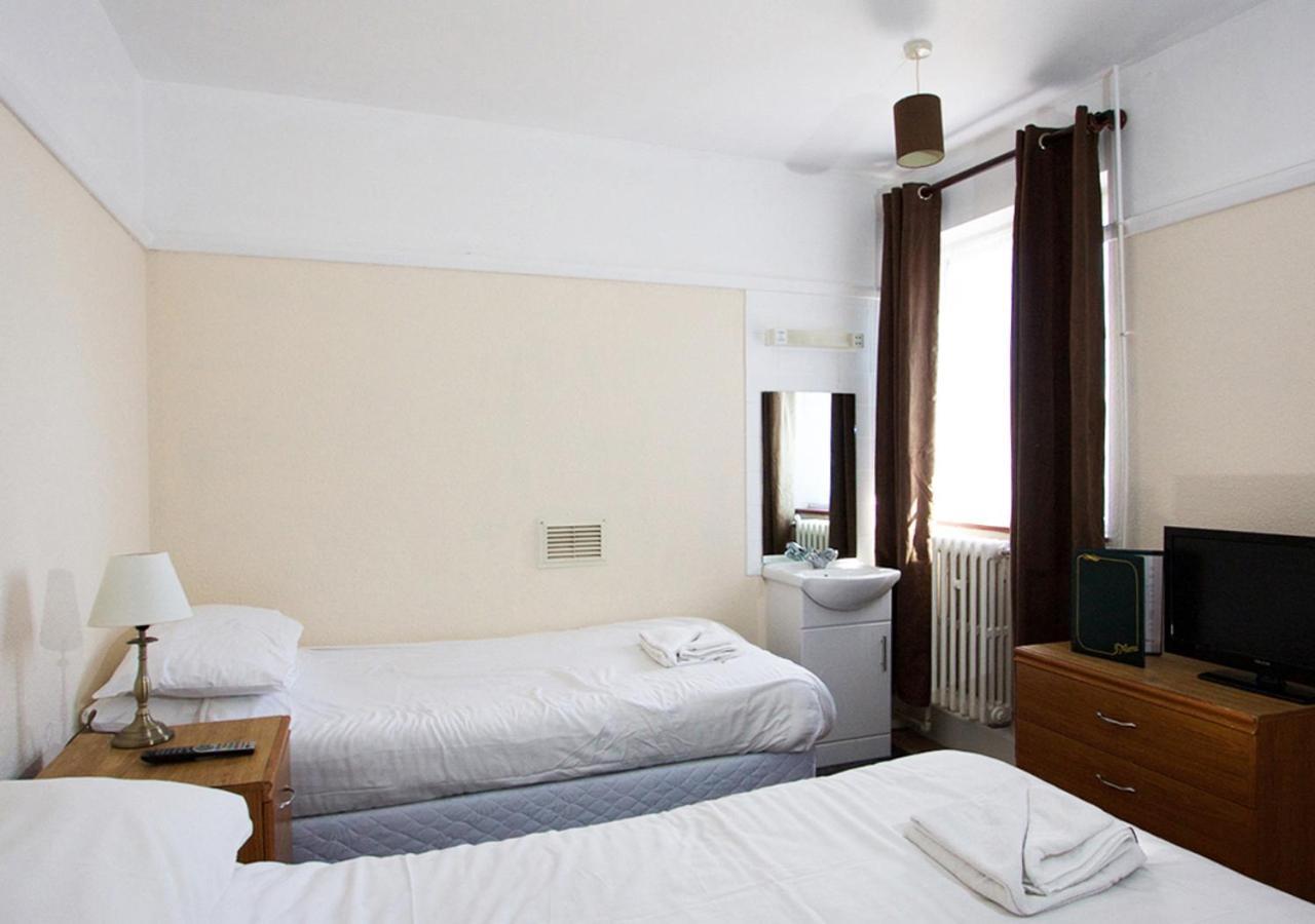 Twin Room with Shared Bathroom