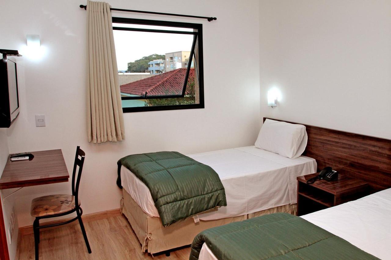Quarto Deluxe com 2 Camas de Solteiro
