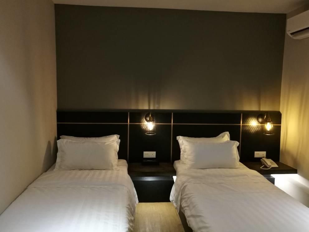 Deluxe Twin Room without window