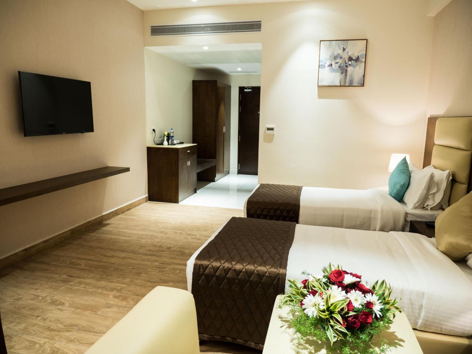 Large Double Room,720466717:JPEG