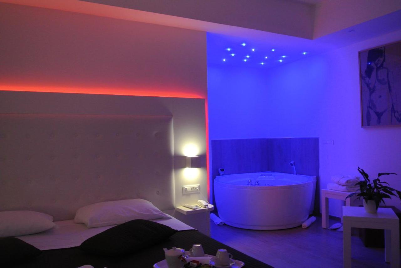 Deluxe Suite mit Whirlpool-Badewanne