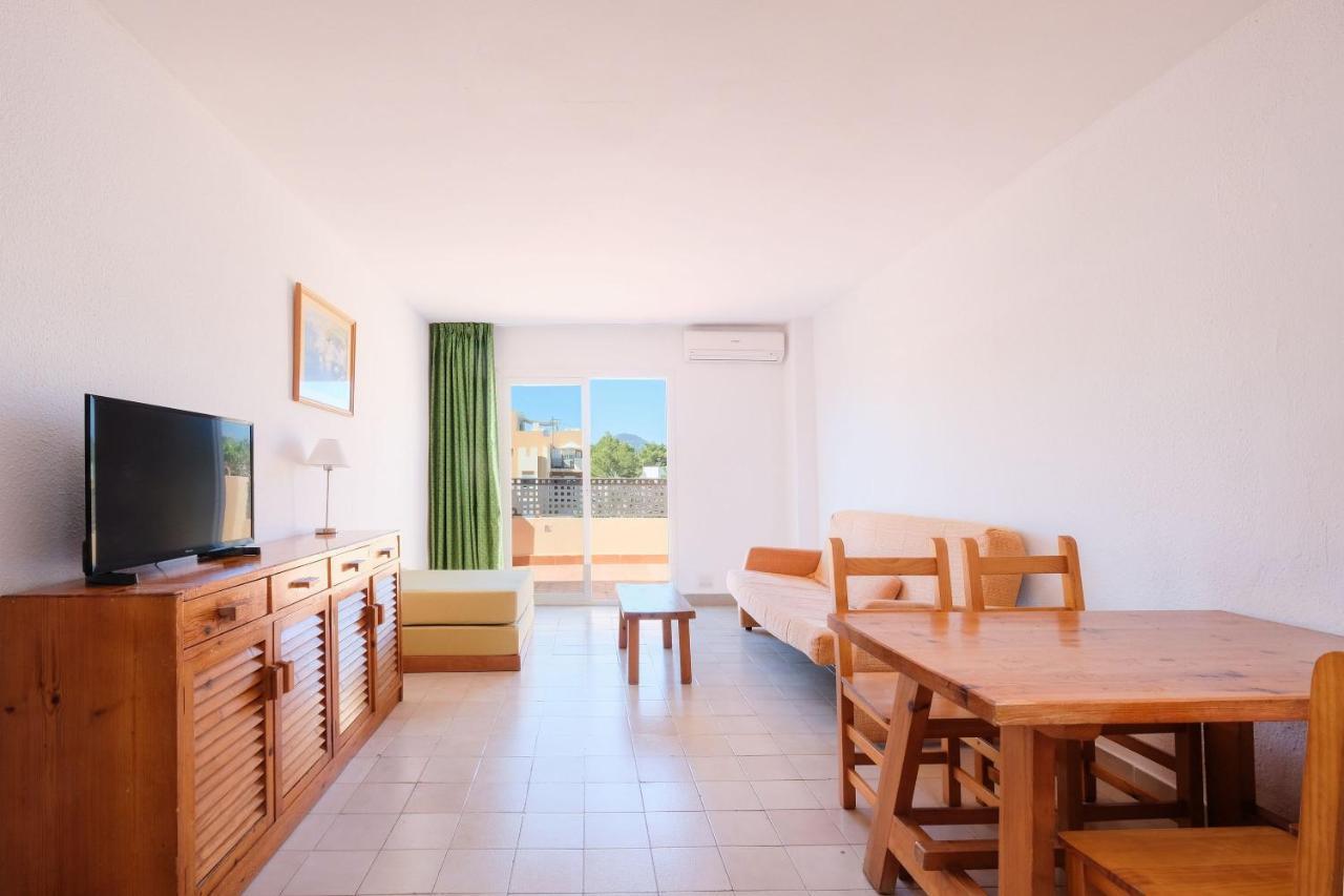 One-Bedroom Apartment (4 Adults)