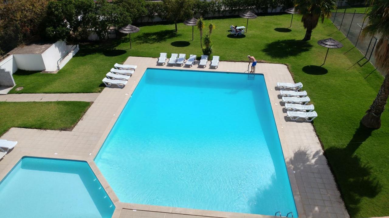 Apartment with Pool View