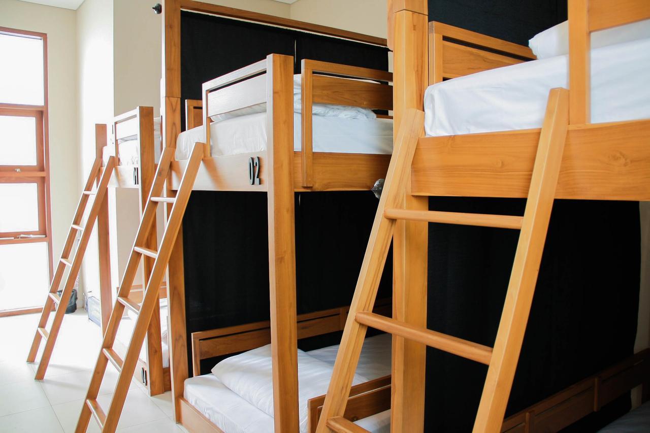 6-Bed Mixed Dormitory Room