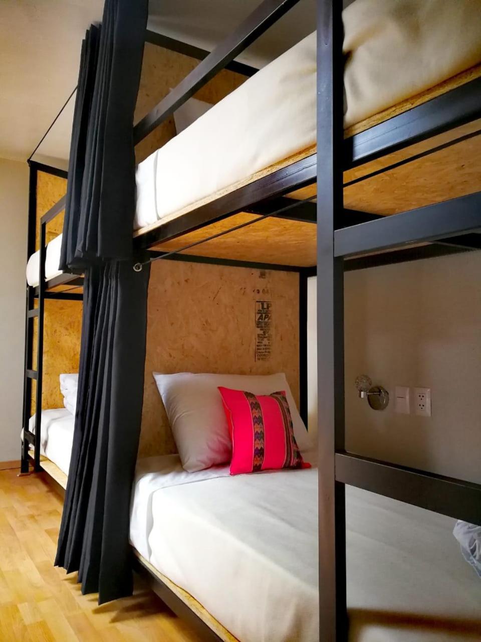 Single Bed in Mixed Dormitory Room