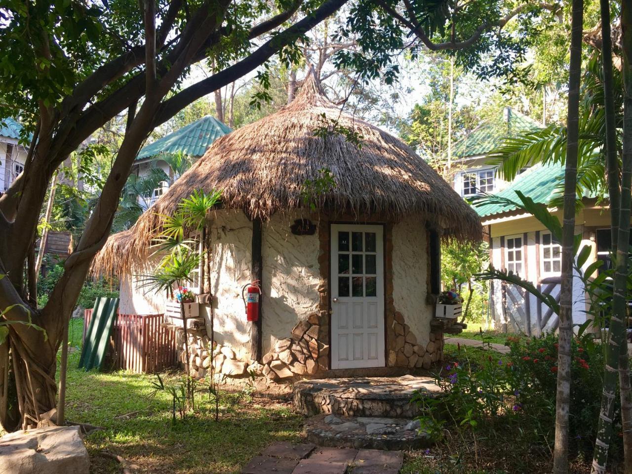 Bungalow (2 Adults)