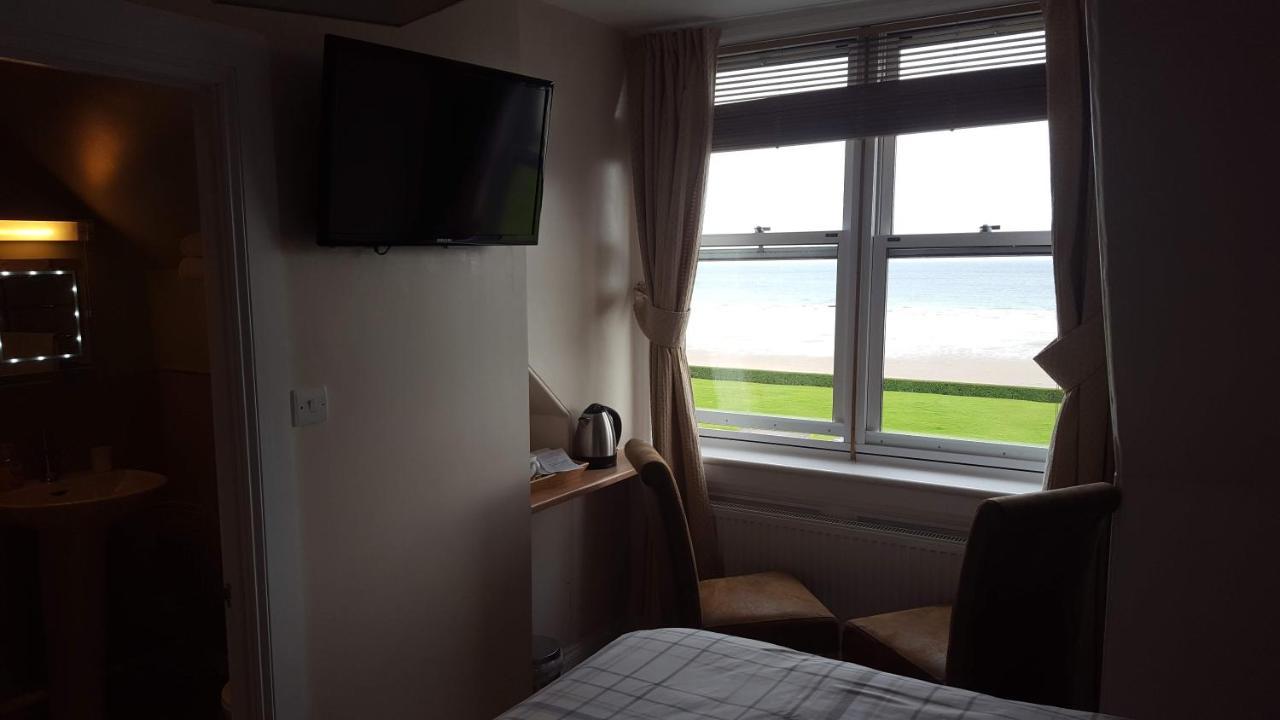 Double or Twin Room with Sea View
