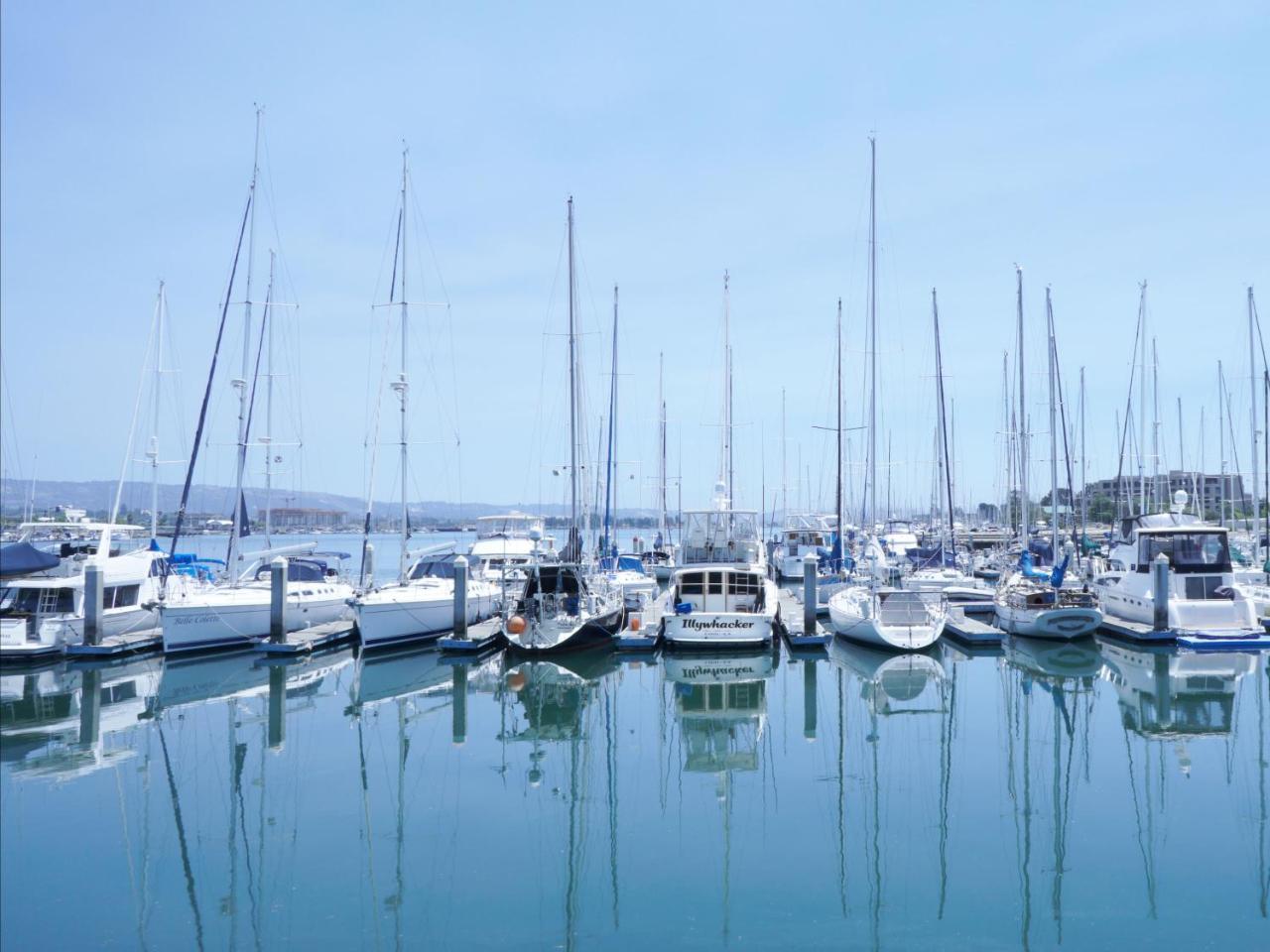 Marina View Queen Studio - Non-Smoking