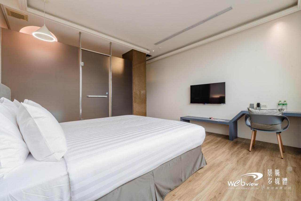 Queen Room with Spa Bath