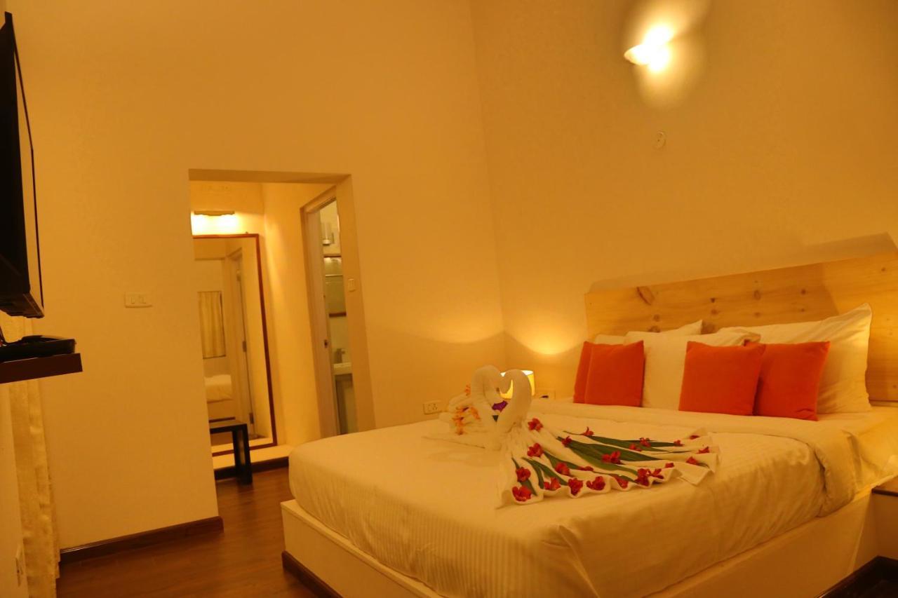 Deluxe Double Room (2 Adults + 1 Child)