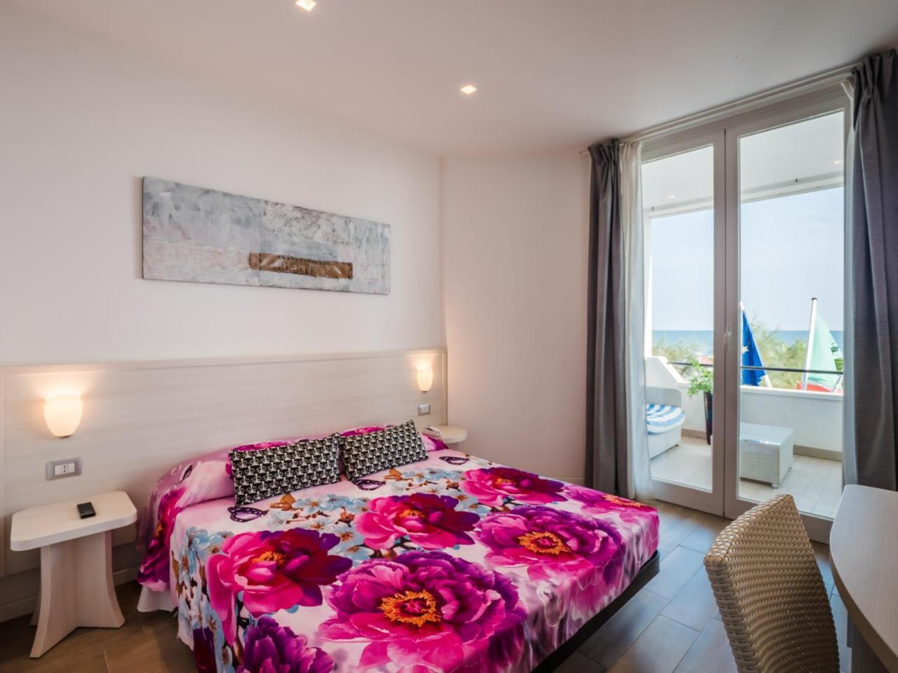 Deluxe Double Room with Sea View