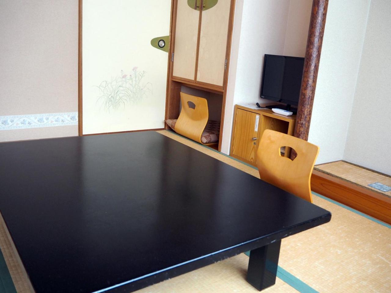 Japanese-Style Single Room with Shared Bathroom - Non-Smoking